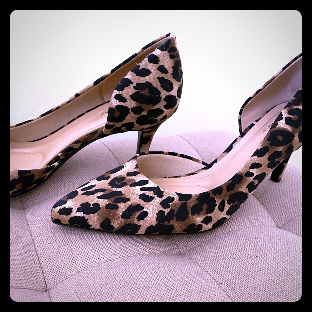 New leopard print Pumps size 11